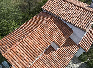 Des travaux de toiture pour garder l’étanchéité de votre toit